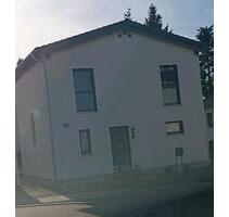 Modernes Einfamilienhaus (BJ 2023) in ruhiger Lage - Floß
