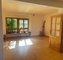 Freistehendes Haus mit viel Potential – 2 Wohneinheiten möglich, - Mömbris
