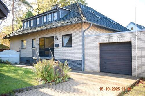 Foto - Einfamilienhaus mit moderner Anliegerwohnung in 30851 Langenhagen