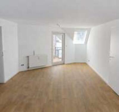 Foto - Exklusive 3-Zimmer-Dachgeschosswohnung mit Balkon und Aufzug – fr