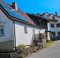 Einfamilienhaus mit PV-Anlage, großem Garten & Felsenkeller - Kirchlauter