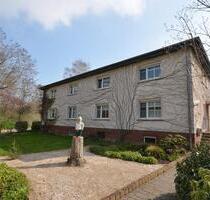 4-Familienhaus mit Kellergeschoss, Garage und großem Garten - Staßfurt
