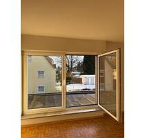 6 Zimmer Wohnung in Düren: frisch renoviert & gestrichen!