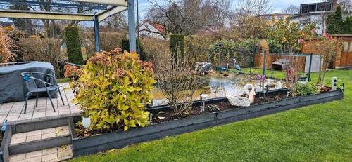 Foto - Großes Grundstück mit 2 freistehenden Einfamilienhäuser