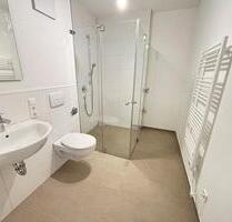 3. Etage, 3 Zimmer, 3 Vorteile: Große Fensterflächen, offener Grundriss, Loggia - Reutlingen Sondelfingen