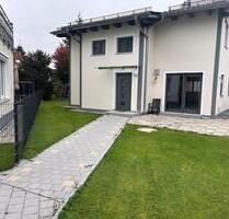 Hochwertiges Einfamilienhaus mit Terrasse und Garage in Neuburg - Neuburg an der Donau