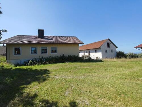 Foto - Kleiner Vierseithof mit zusätzlicher Halle