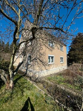 Foto - Solides Sanierungsbedürftiges Haus mit viel Potenzial