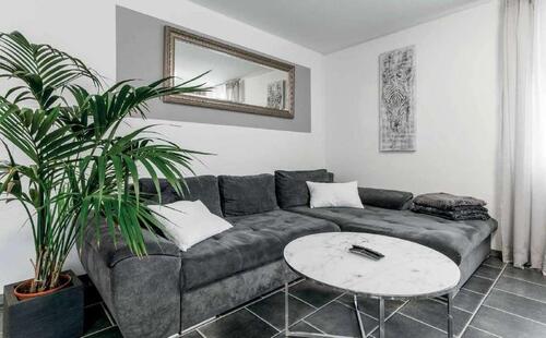 Foto - GROSSZÜGIGE UND RENOVIERTE 2-ZIMMER-WOHNUNG MIT BALKON