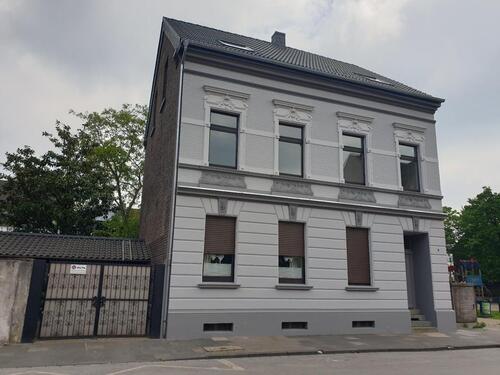 Foto - Große, helle Dachgeschosswohnung mit Klimaanlage