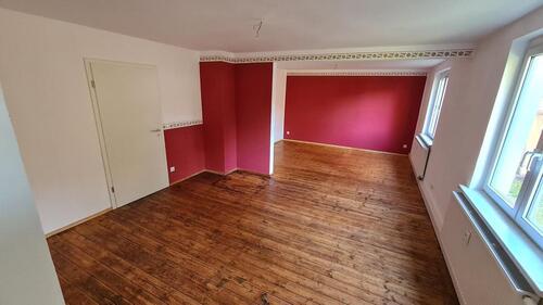 Foto - 4 Zimmer Hochparterre Wohnung 91 m² mit eigenem Garten + Parken