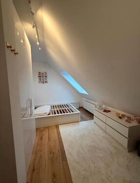 Foto - 1 Zimmer Dachgeschoßwohnung zur Miete in Frankfurt am Main