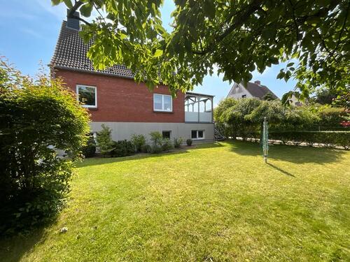 Foto - Schönes Einfamilienhaus mit ausgebauten Souterrain