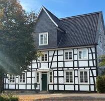 Freistehendes Fachwerkhaus mit Fernblick am Naturschutzgebiet - Wuppertal Gemarkung Nächstebreck