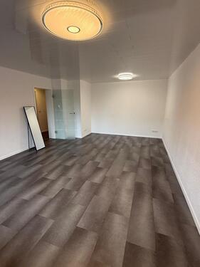 Foto - Provisionsfrei: 3-Zimmer-Wohnung mit Balkon, EBK & Stellplatz