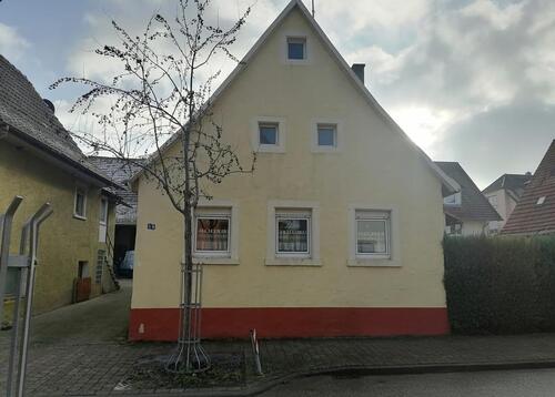 Foto - Vermietetes Haus mit Nebengebäuden in Bruchsal PROVISIONSFREI