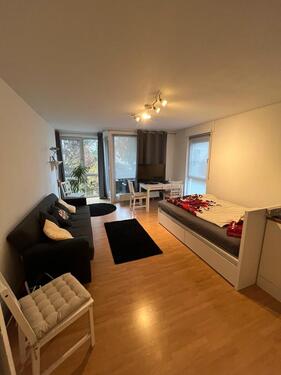 Foto - 1-Zimmer-Hochparterre-Wohnung mit Balkon und Einbauküche in Mainz