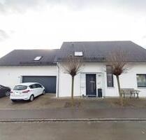 Modernes freistehendes Haus mit Einliegerwohnung und PV-Anlage - Langenau