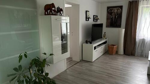 Foto - freistehendes Einfamilienhaus mit Garage & Scheune, möbliert