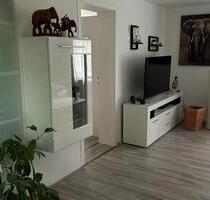 freistehendes Einfamilienhaus mit Garage & Scheune, möbliert - Neuenstein