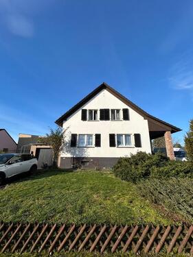 Foto - Haus zu vermieten 6 ZKB - 1.300,00&nbsp;EUR Kaltmiete, ca.&nbsp; 130,00&nbsp;m&sup2;