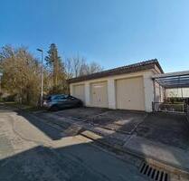 Garage mit elektrisch angetriebenem Tor - Einbeck