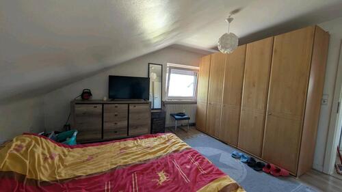Foto - Dachgeschosswohnung 3zimmer - 1.300,00&nbsp;EUR Kaltmiete, ca.&nbsp; 75,00&nbsp;m&sup2;