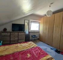 Dachgeschosswohnung 3zimmer - 1.300,00&nbsp;EUR Kaltmiete, ca.&nbsp; 75,00&nbsp;m&sup2; in Viernheim (PLZ: 68519)