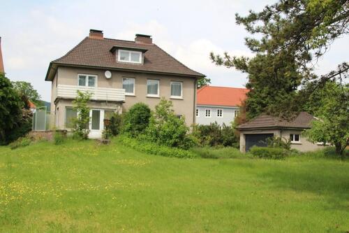 Foto - Freistehendes freundliches Einfamilienhaus mit Doppelgarage