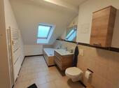 Foto - Helle, möblierte 2-Raum-Dachgeschosswohnung mit Dachterrasse