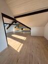 Foto - Helle 3-Zimmer Dachgeschosswohnung
