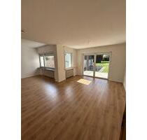 Attraktive 2,5-Zimmer-Wohnung mit großer überdachter Terrasse und - Bielefeld Jöllenbeck