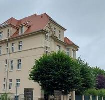 Mehrfamilienhaus mit Gewerbeeinheit und 7 Garagen - Meißen