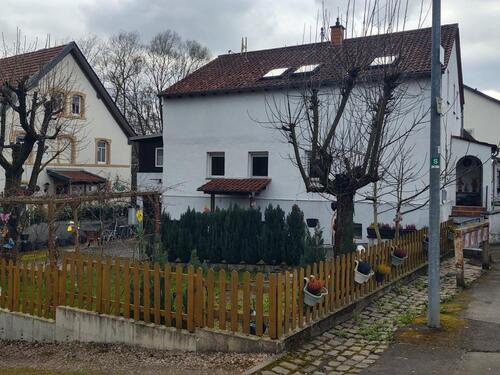 Foto - Ein bis Zweifamilienhaus. An 2 Parteien vermietet.