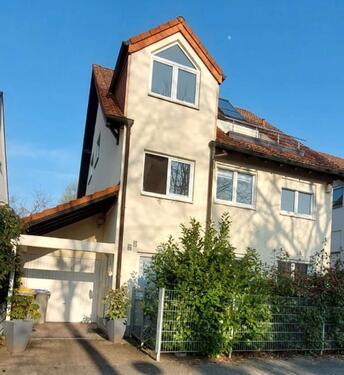 Foto - Helle 3-Zimmer-Wohnung mit neuem Bad und großem Balkon in ruhiger Wohnlage
