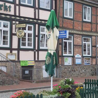 Foto - Ladenlokal mit Blick auf den Marktplatz