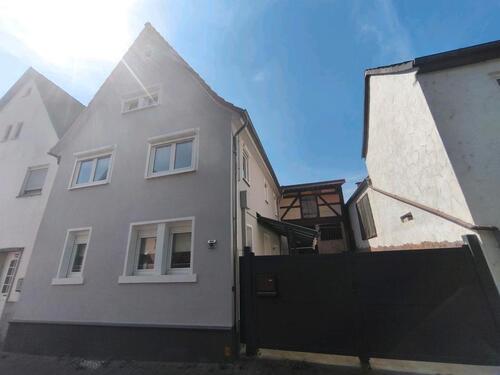 Foto - Altbau mit Charme – 5 Zimmer, 130 m², Scheune & Hof