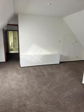 Foto - Dachgeschosswohnung vermieten - 500,00&nbsp;EUR Kaltmiete, ca.&nbsp; 55,00&nbsp;m&sup2;