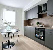 Familien aufgepasst – Großzügige 5-Zimmer-Wohnung mit 2 Südbalkonen, 2 Bädern & 2 PKW-Stellplätzen - Papendorf