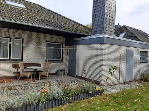 Foto - Walmdachbungalow in Cadenberge - 220.000,00&nbsp;EUR Kaufpreis, ca.&nbsp; 120,00&nbsp;m&sup2;