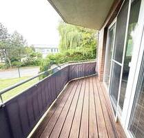 4-Zimmer-Wohnung mit Balkon, Einbauküche, wohnlichen Räumen im Souterrain & Stellplatzoption - Parchim