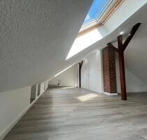 Gemütliche Dachgeschosswohnung - 450,00 EUR Kaltmiete, ca.  40,00 m² in Duisburg (PLZ: 47137) Mittelmeiderich