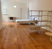 Einziehen und wohlfühlen! Repräsentatives, saniertes Altbauwohnhaus mit Innenhöfen und altbautypischen Treppenhäusern. Die Wohnungen werden zentral beheizt. Die Möblierung im minimalistischen... - Berlin Tempelhof-Schöneberg Einziehen und wohlfühlen! Repräsentatives, saniertes Altbauwohnhaus mit Innenhöfen und altbautypischen Treppenhäusern. Die Wohnungen werden zentral beheizt. Die Möblierung im minimalistischen... - Berlin Tempelhof-Schöneberg