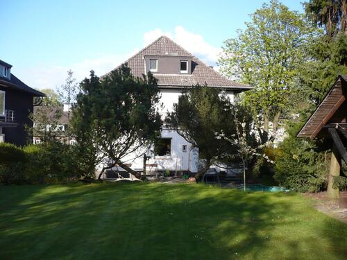 Foto - Provisionsfrei ! Freistehendes Stadthaus mit großem Grundstück