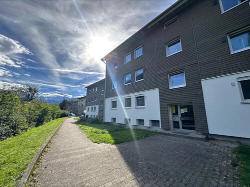 Foto - Hausnr. 35 3 Zimmer im 2. OG mit Balkon und toller Aussicht (frisch saniert)