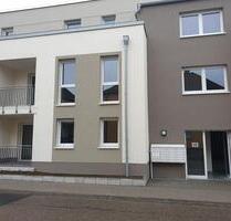 2 Zimmer Wohnung, EBK, Balkon, Stellplatz, Aufzug, möbeliert - Altrip