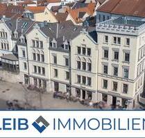 Zentral gelegene 3-Zimmer-Dachgeschosswohnung mit Küche, Büro und Tageslichtbad in Innenstadtlage - Coburg