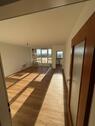 Foto - Modernisierte 2-Zi.-Wohnung (60 m²) mit sonnigem Balkon, EBK,TG +