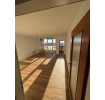 Modernisierte 2-Zi.-Wohnung (60 m²) mit sonnigem Balkon, EBK,TG + - Norderstedt Garstedt