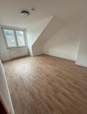 Foto - Dachgeschoss Wohnung 3 Zimmer - 860,00&nbsp;EUR Kaltmiete, ca.&nbsp; 75,00&nbsp;m&sup2;